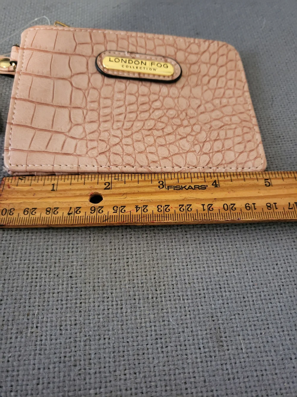 NWT! Pretty Pink! London Fog Blush Croc-Embossed Wristlet Card Case with Strap